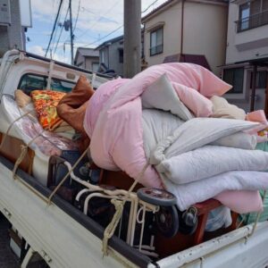 鳥取市で押入れの中にしまっていた沢山の布団回収